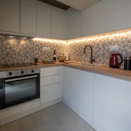 Tholaki Luxury Kamári